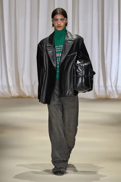 Look 27